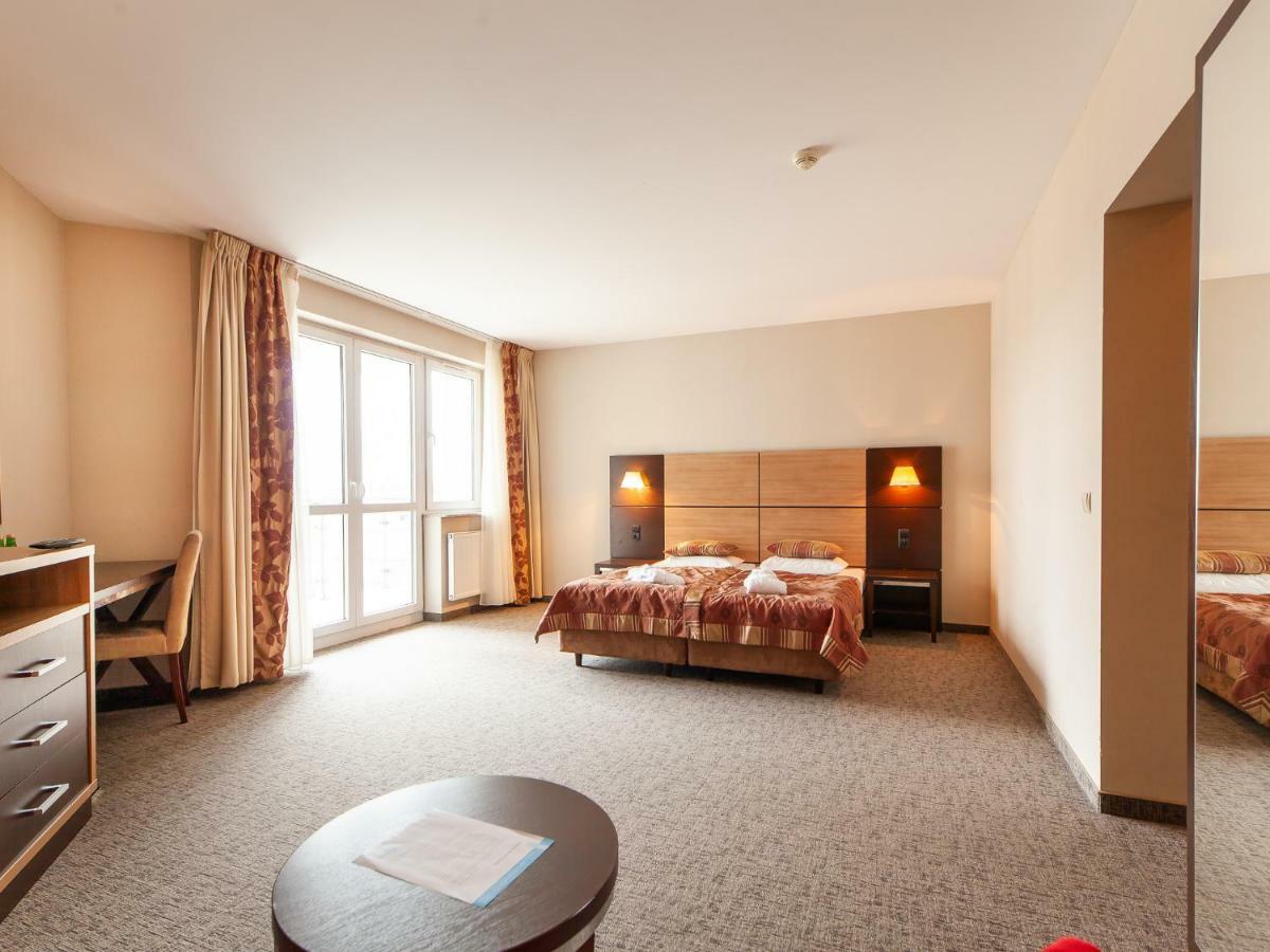 Apartament Hotelowy Delux W Kolobrzegu Ul Kosciuszki 16 Pobyt 7 Nocy 20 Procent Rabatu ,4 Dni 10 Procent Rabatu Екстер'єр фото